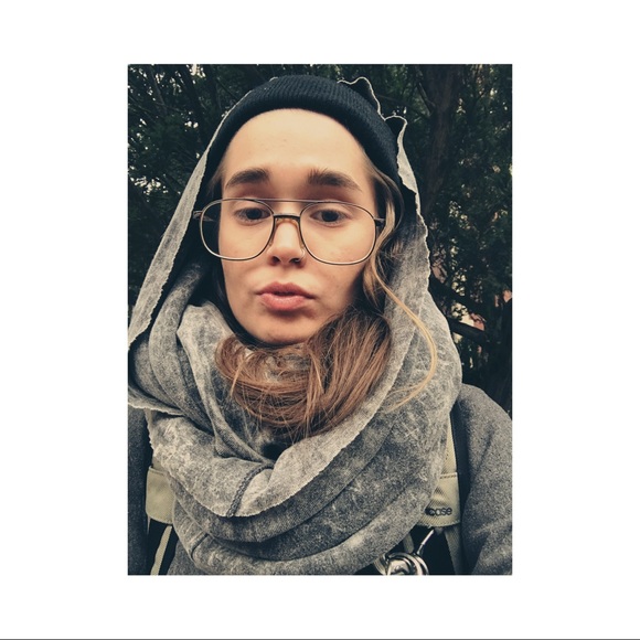 Meet your Posher, B. - Picture 1 of 1